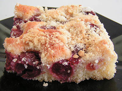 Kirschkuchen mit Mandelstreuseln